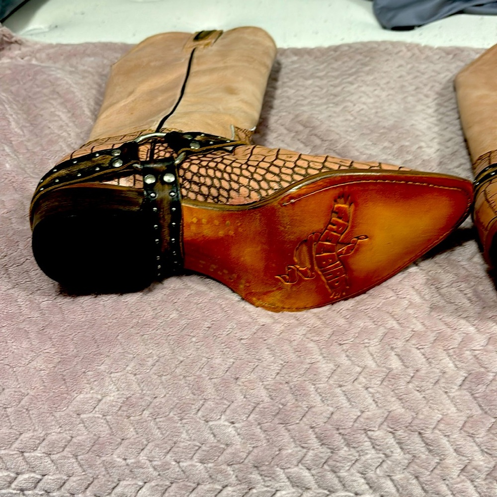 Brand new never worn 100% light pink Freebird leather cowboy boots.